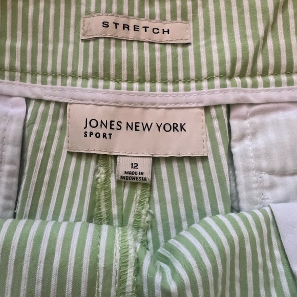 Jones New York Green Striped Women's Bermudas - Picture 3 of 4